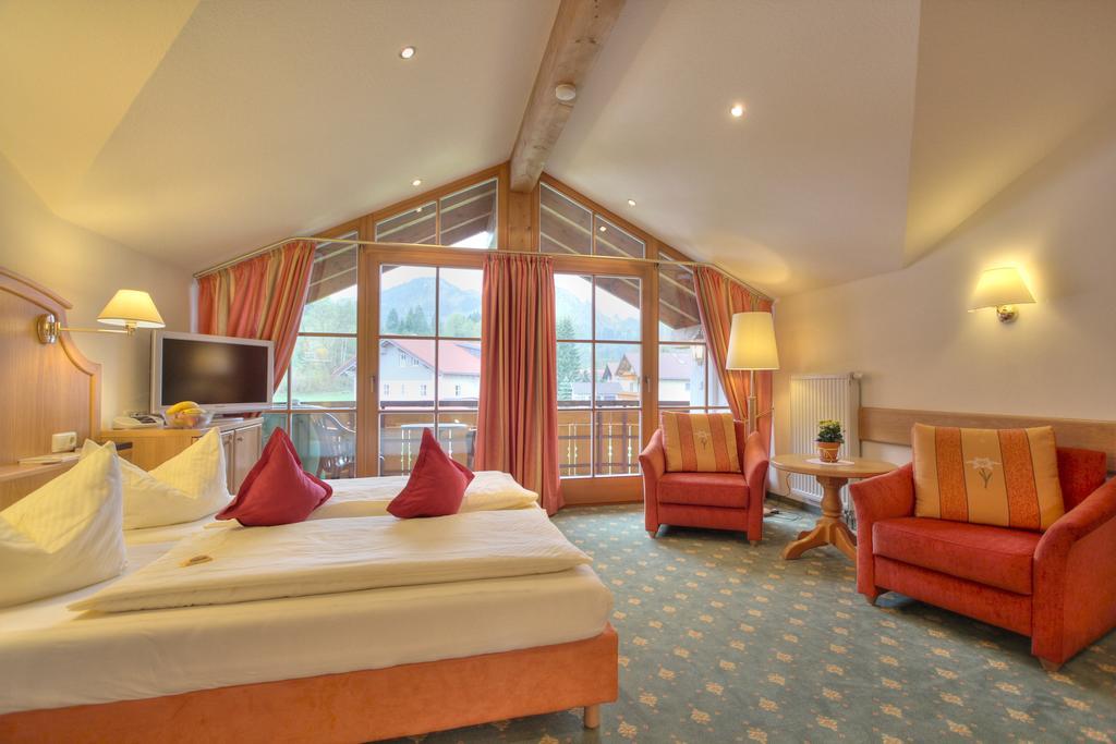 Landhotel Berghof باد هينديلانغ الغرفة الصورة